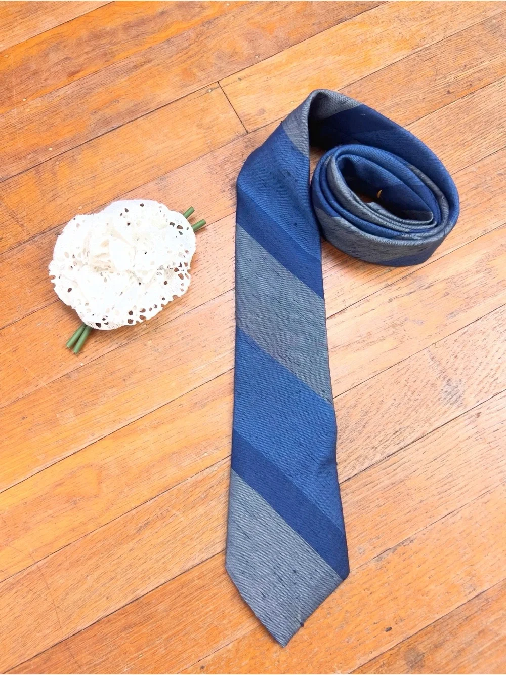 DEADSTOCK Don Loper 60s 70s Vintage Men's Blue & Gray Striped Silk Tie Necktie